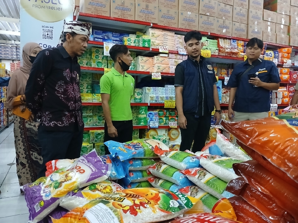 Tim Satgas Pangan menggelar sidak ke beberapa tempat memastikan kebutuhan pokok aman jelang nataru 2026.