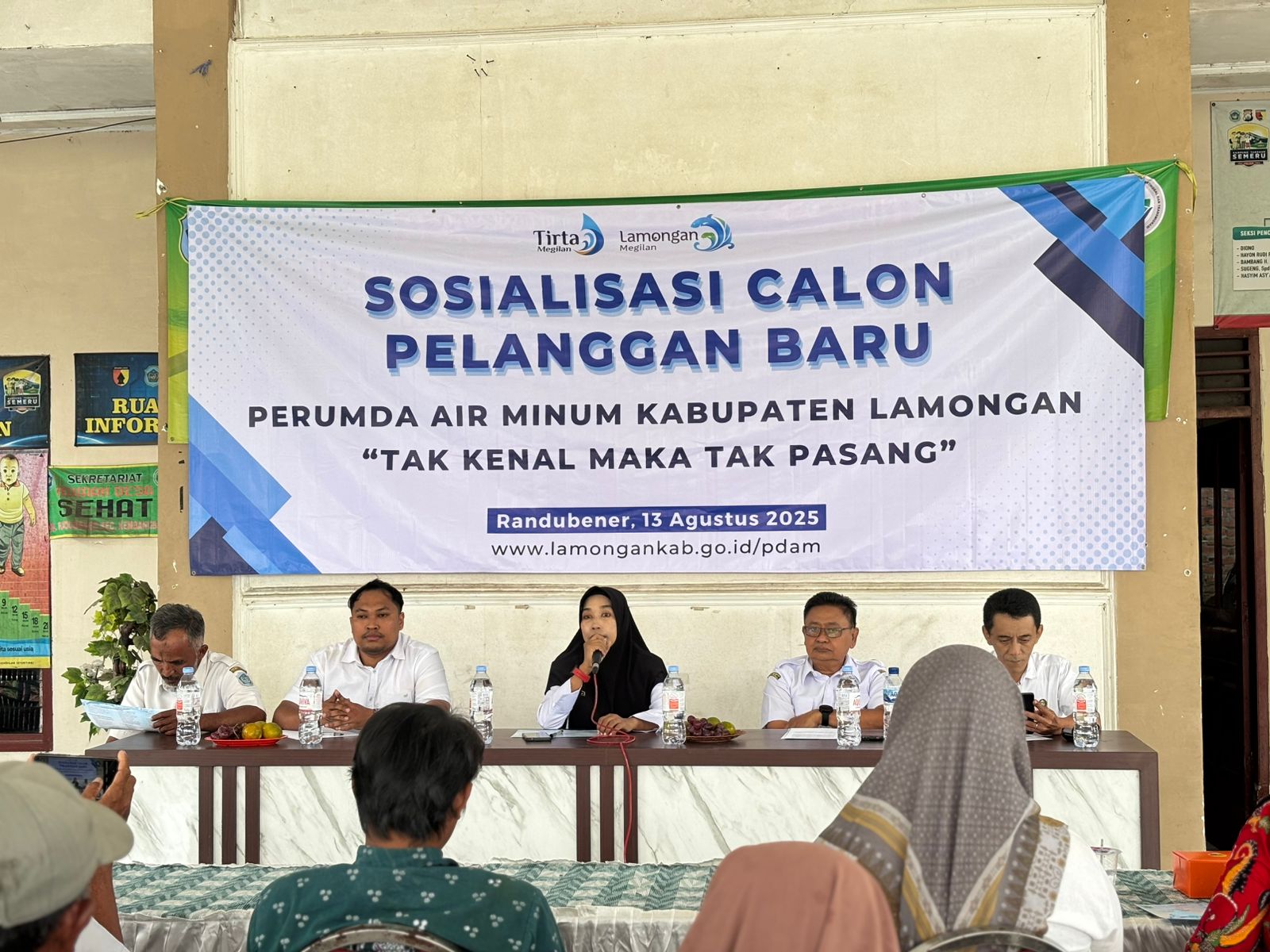Sosialisasi kepada pelanggan oleh Perumda Air Minum Kabupaten Lamongan di Desa Randubener dan Desa Maor, Kecamatan Kembangbahu.