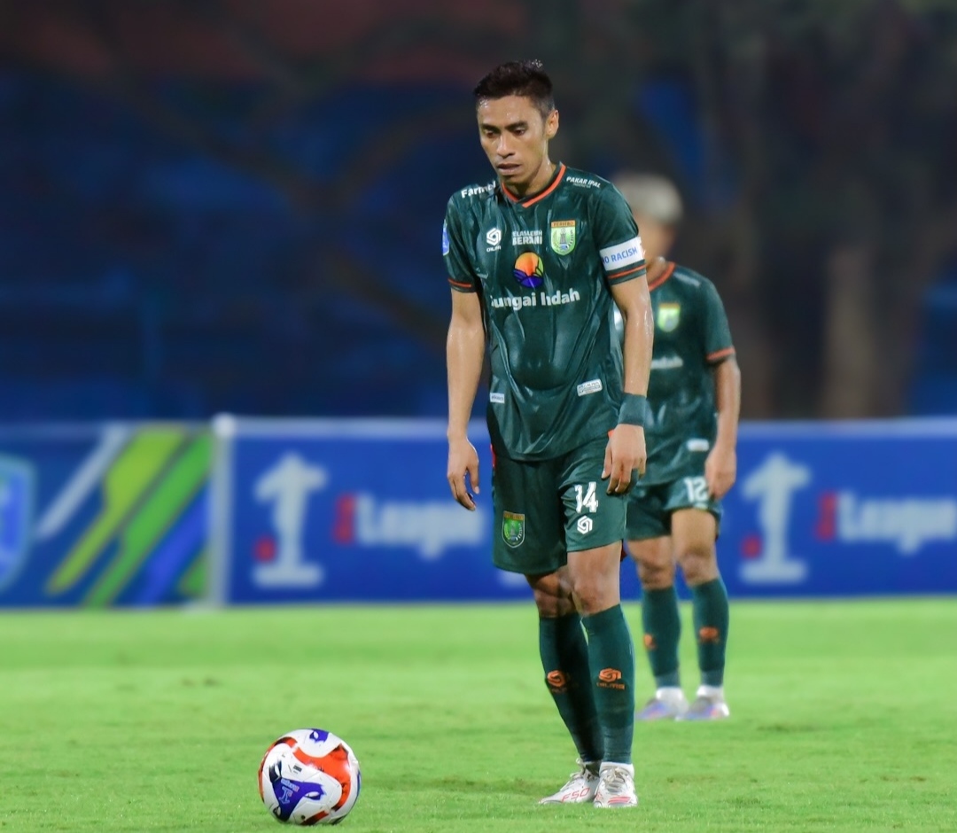 PENYELAMAT : Persibo Bojonegoro hampir dikalahkan oleh Persikutim United sebelum disamakan oleh gol tendangan bebas Fadil Sausu.