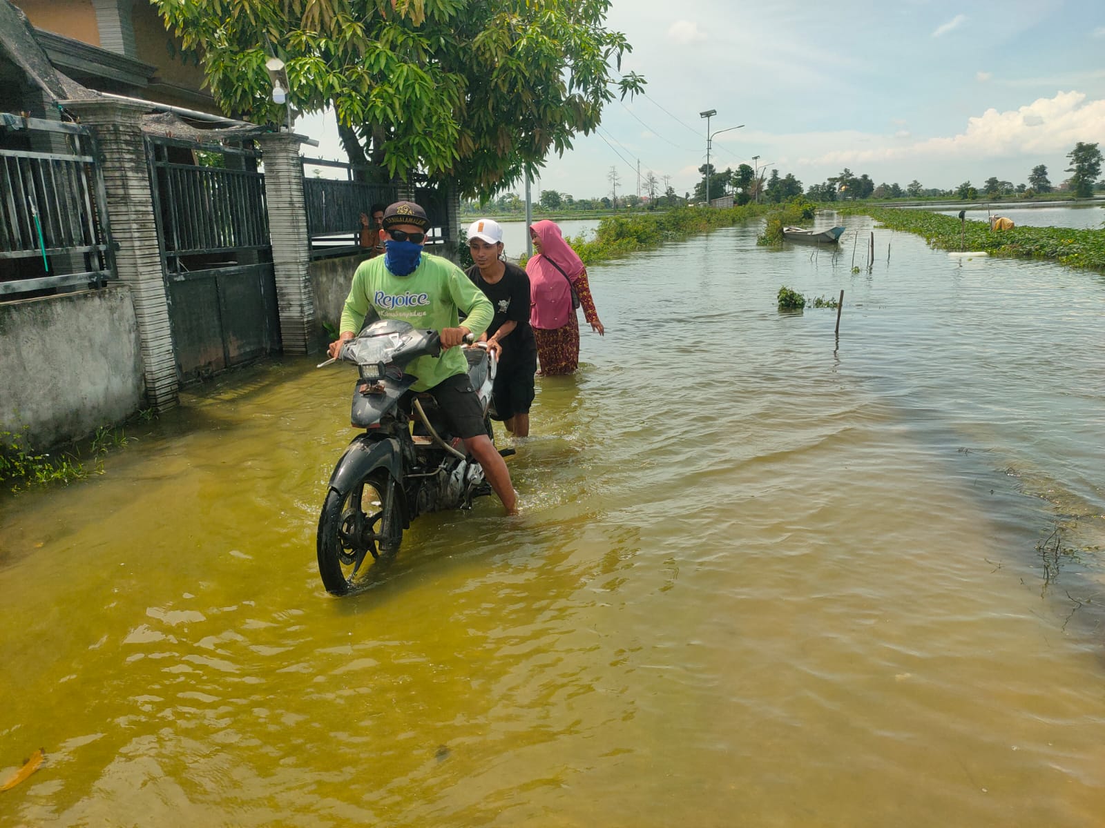 TERDAMPAK: Banjir merendam puluhan rumah, ruas jalan, tambak, masjid, dan lembaga pendidikan di sejumlah wilayah Bengawan Jero.