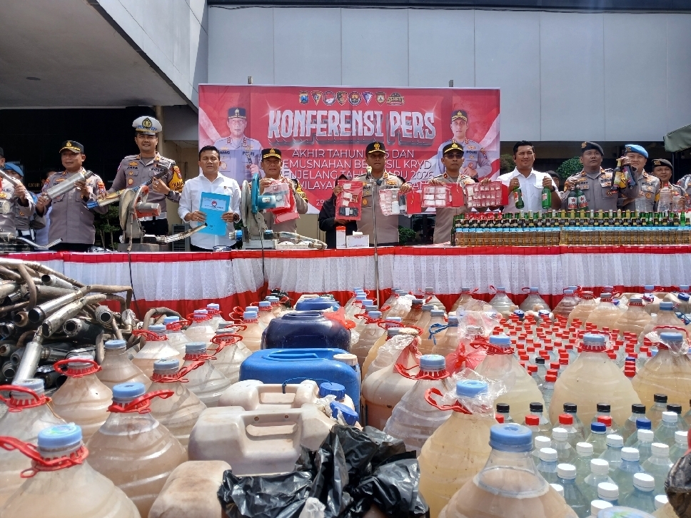 DIWASPADAI: Polres Lamongan tahun ini menerima 617 laporan sejumlah kasus kriminal, yang berhasil terungkap sebanyak 556 kasus.