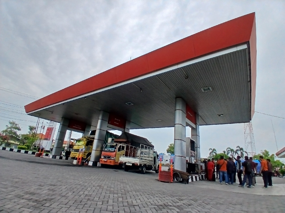 Memasuki awal tahun 2026, Beberapa jenis BBM mengalami penurunan harga.