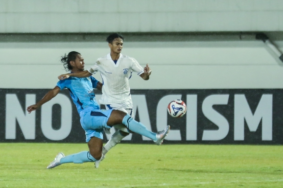 Pelanggaran yang dibuat oleh Yoga Pratama kepada pemain Persiba Berujung kartu merah.