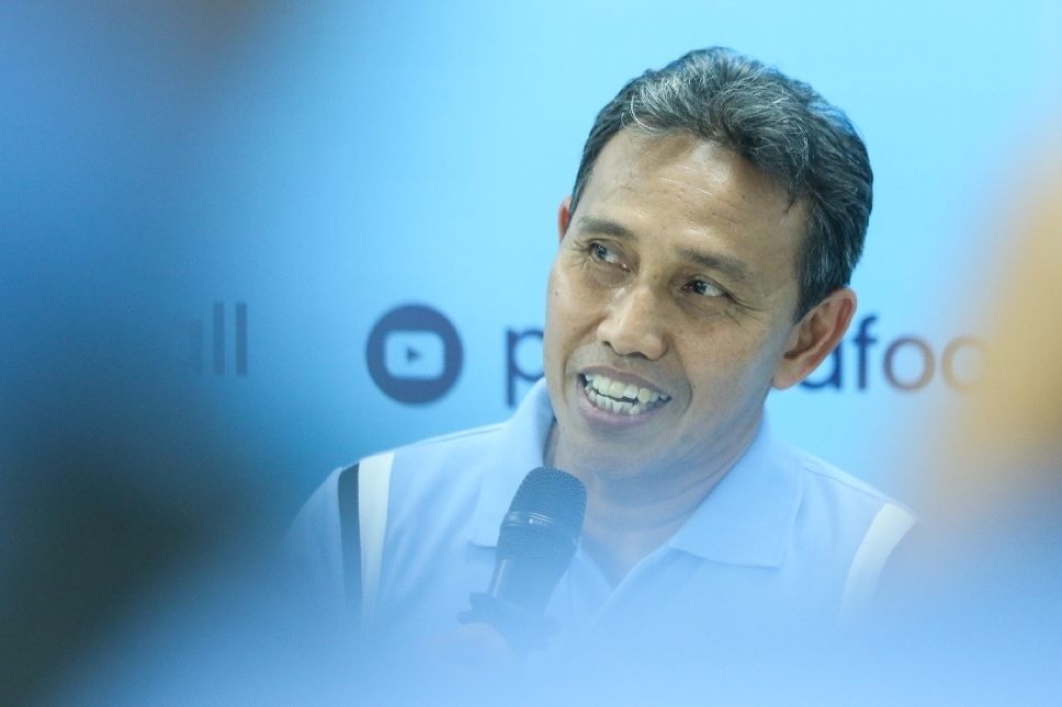 Bima Sakti meraih penghargaan pelatih terbaik pekan ke-14 Liga 2 Championship usai antar Persela meraih kemenangan atas Persiba Balikpapan.
