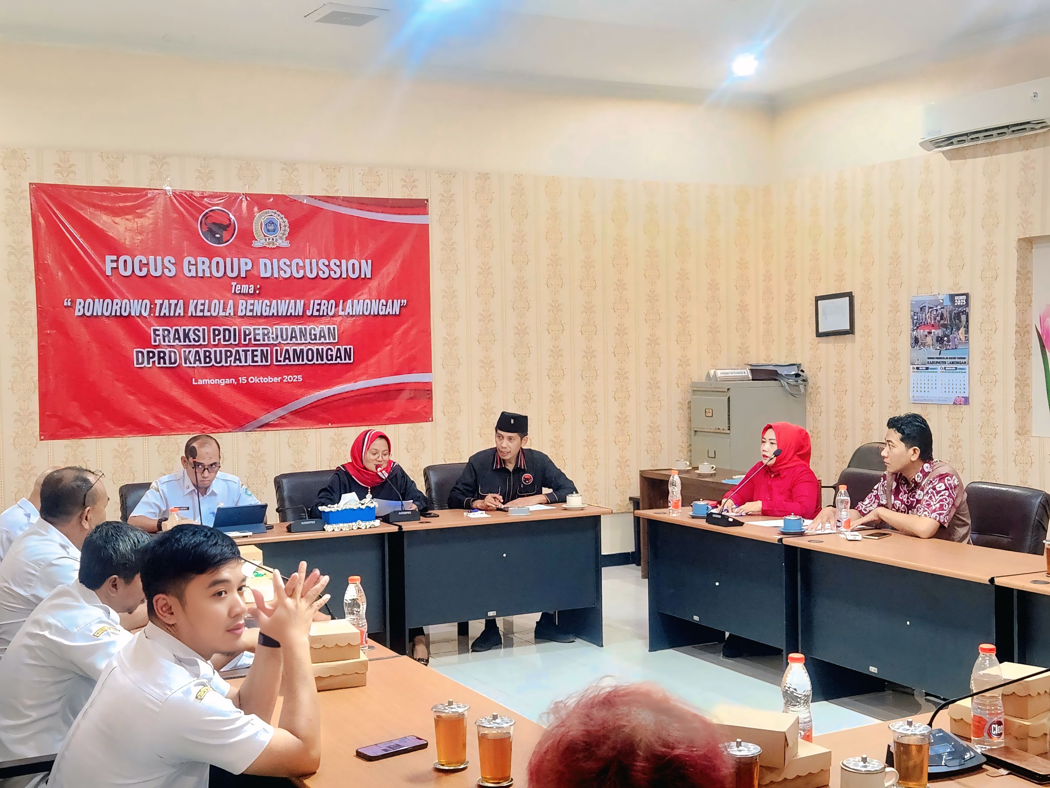 FGD yang digagas oleh Fraksi PDI perjuangan DPRD Lamongan dengan tema tata kelolah bengawan njero. Fokus Utamanya adalah mengatasai masalah kronis di wilayah Bengawan Jero yang selalu megalami banjir