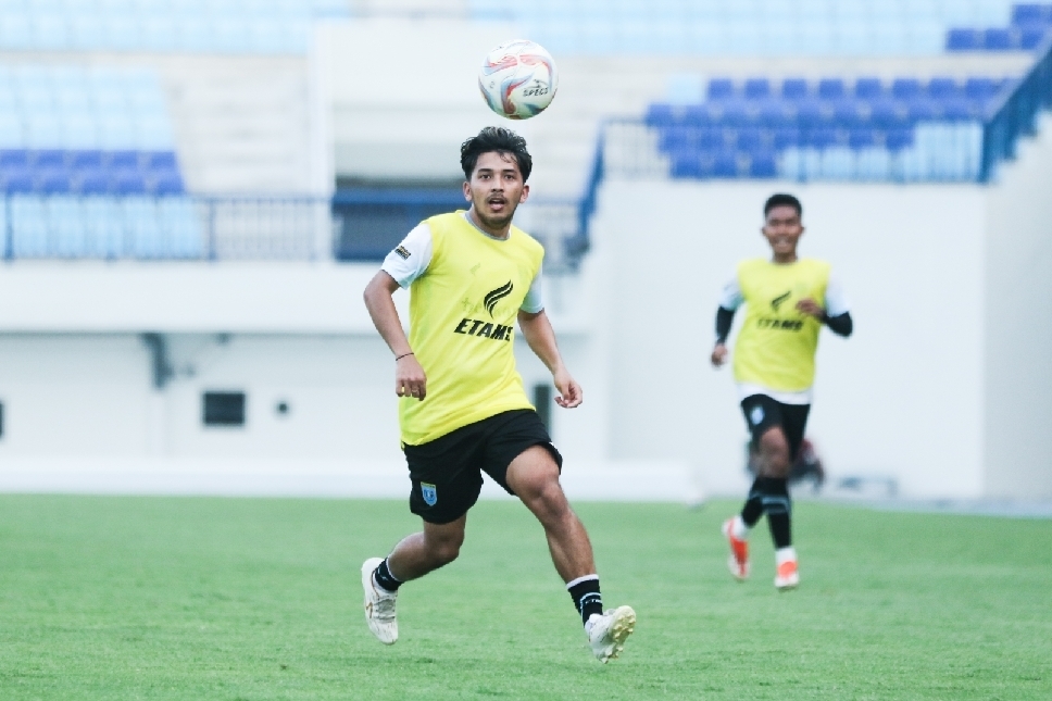 Arya Gerryan menjadi salah satu opsi absennya Jhon Mena saat Persela melawat ke markas Persipal FC.