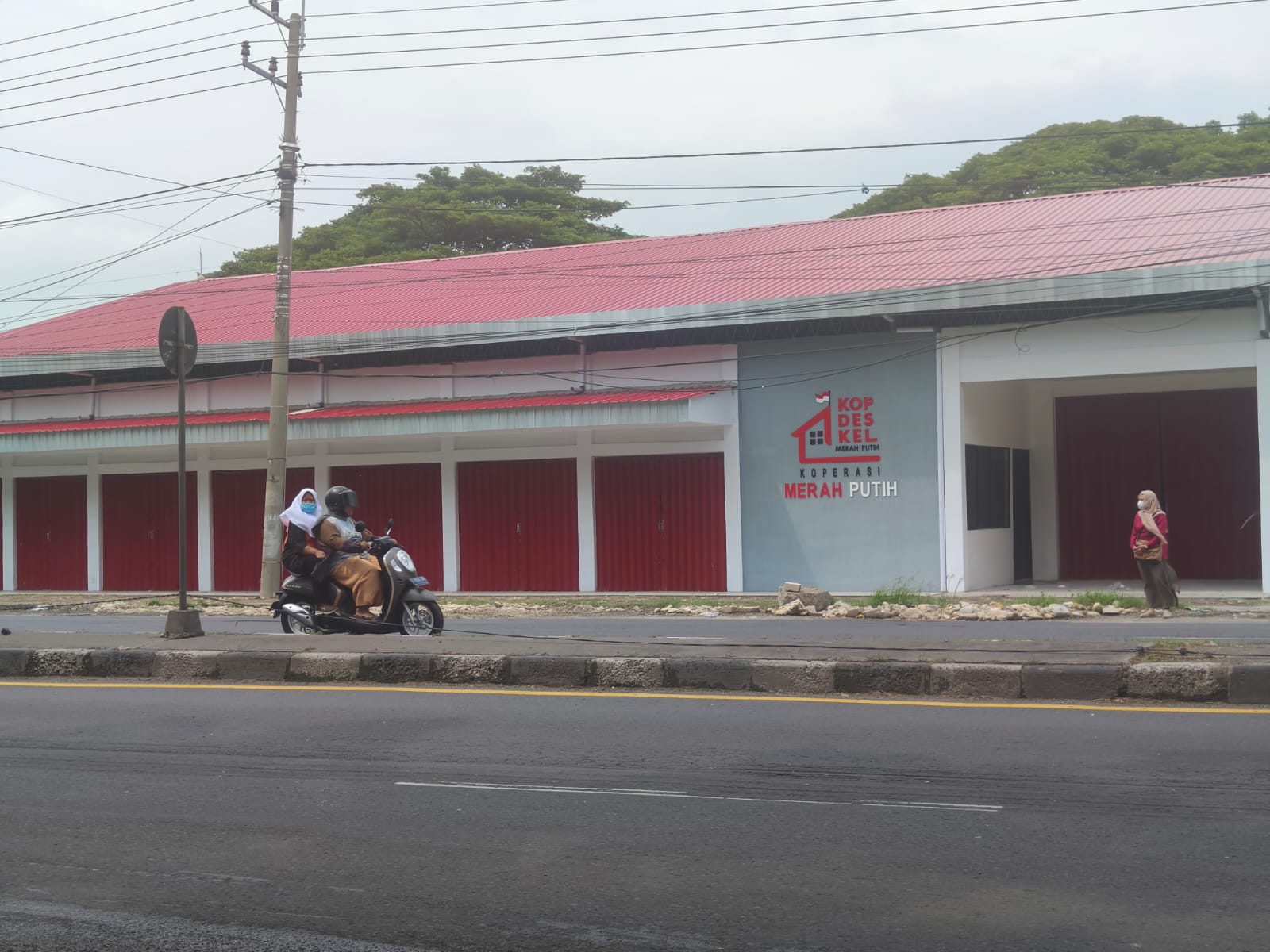 Bangunan KDKMP secara estafet mulai dibangun di desa/kelurahan di Lamongan, termasuk di Desa Plosowahyu, Kecamatan yang sudah rampung.