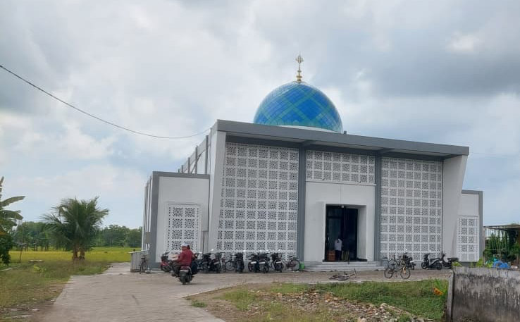 BERGAYA TIMUR TENGAH: Bangunan Masjid Darussalam, di Desa Mangkujajar, Kecamatan Kembangbahu. (IST/RDR.LMG)  