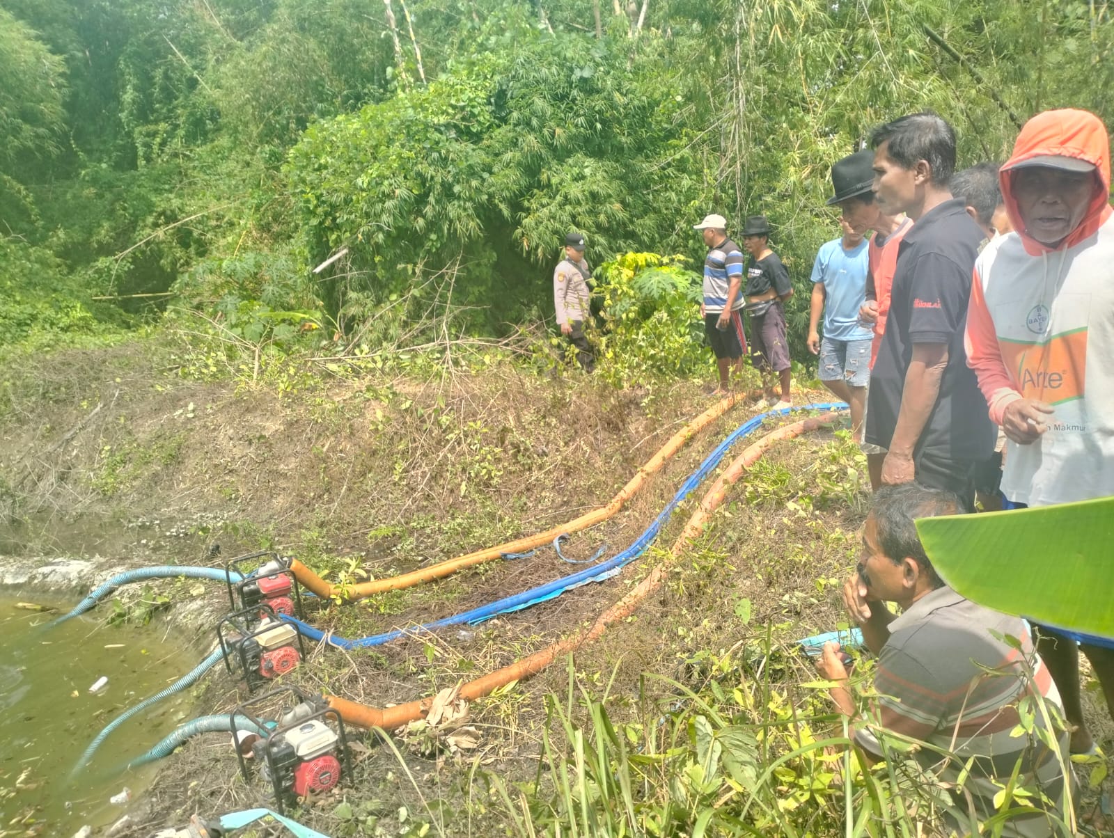 Kejadian tenggelam kembali terjadi di wilayah Lamongan. Kali ini bocah 8 tahun terpeleset ke waduk weslic Desa Banjarejo Kecamatan Kedungpring, Minggu (1/3).