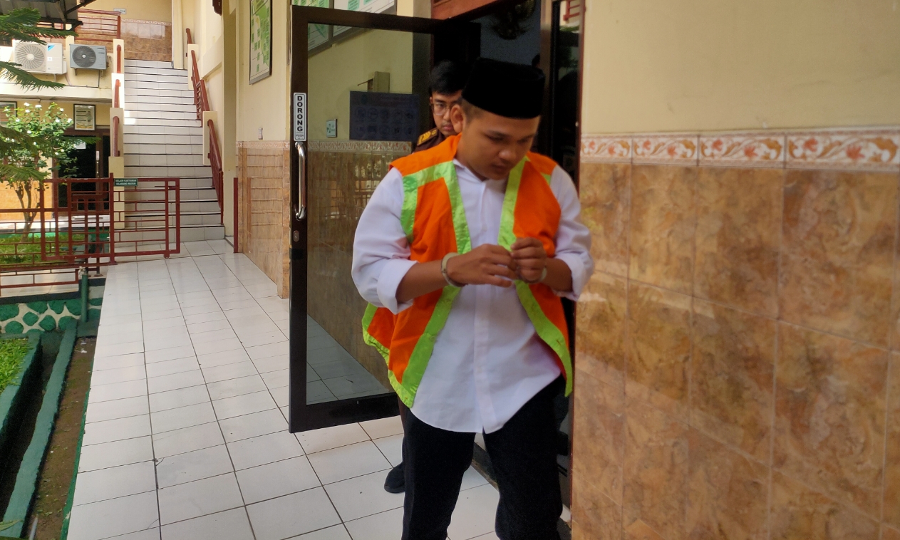 Terdakwa peredaran SS Rachmad Dwi Akbar masih pikir-pikir atas vonis sembilan tahun yang dijatuhkan Majelis Hakim PN Lamongan. 
