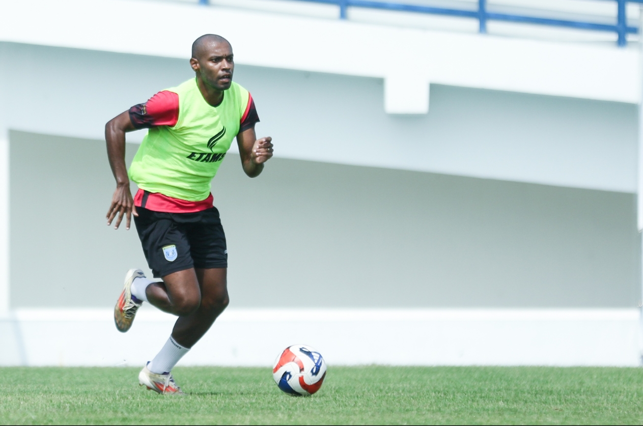 Luan Sergio belum mampu memberikan kontribusi besar untuk Persela 