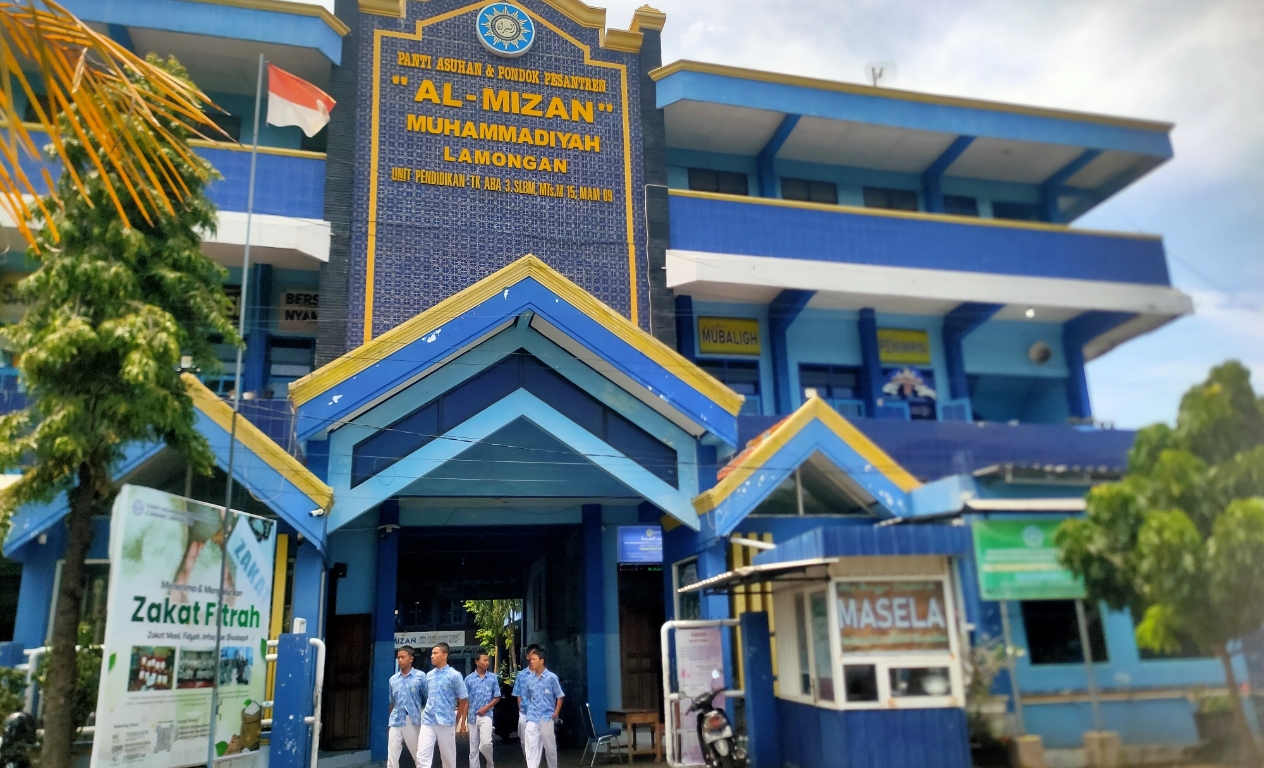 Berawal 8 santri, kini terdapat sekitar 700 santri menimba ilmu di Ponpes Al-Mizan Lamongan.