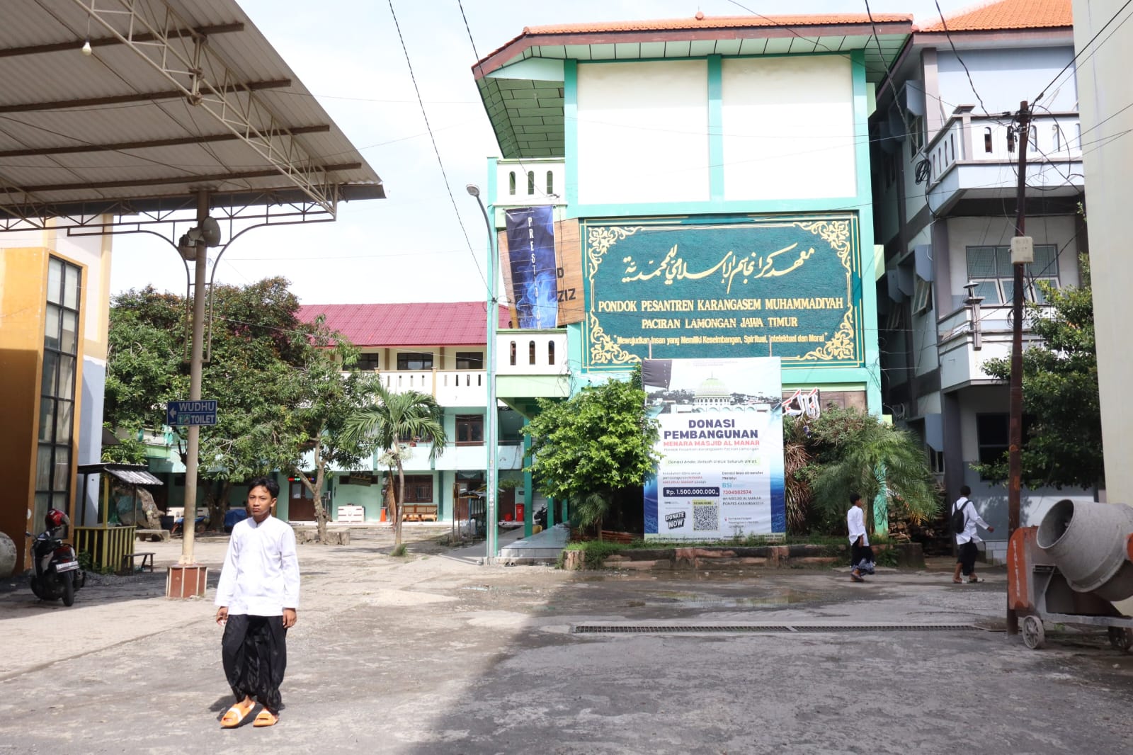Suasana di Ponpes Karangasem Muhammadiyah Paciran selama Ramadan.