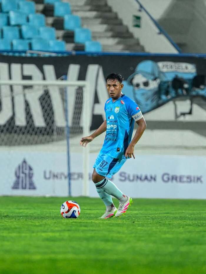 Penggawa Persela diminta menjaga kebugaran selama libur Lebaran. 