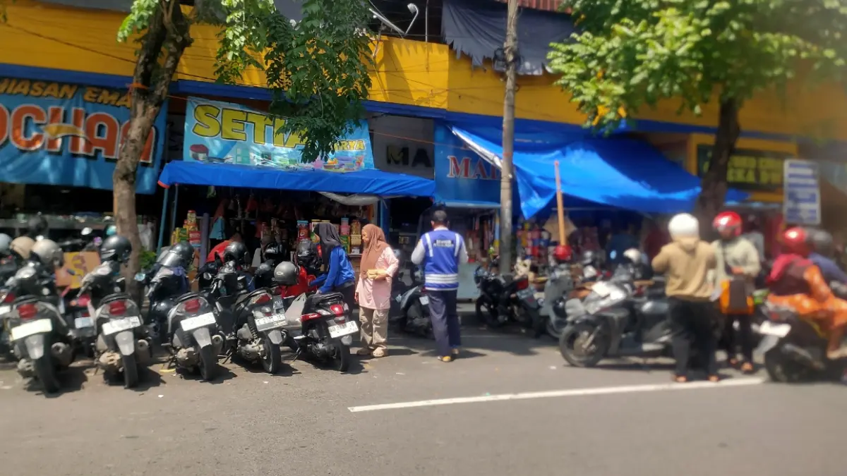 Retribusi parkir perlu digenjot untuk mendongkrak pendapatan asli daerah (PAD). (IST./RADAR LAMONGAN)
