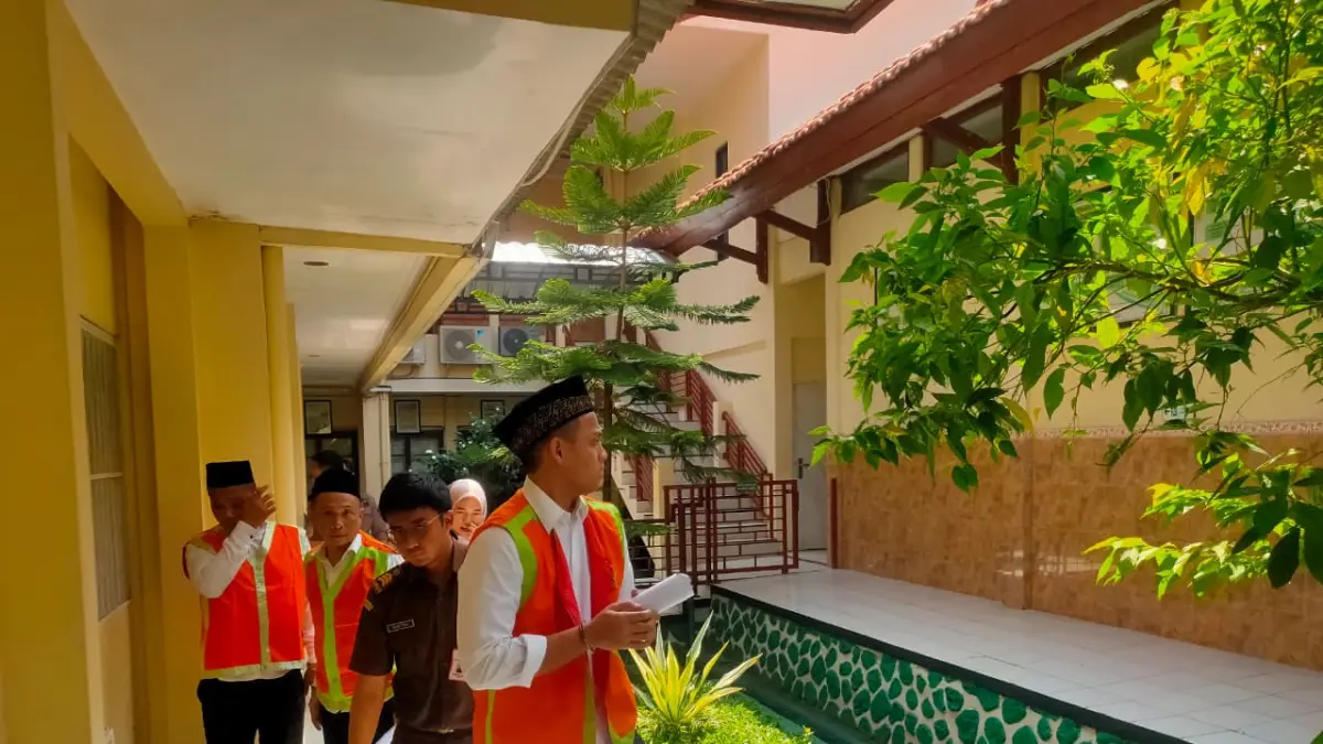 Direktur PT PBS Muhammad Yusuf Nouvaldo saat menjalani sidang di PN Lamongan. (ISTIMEWA/RADAR LAMONGAN)