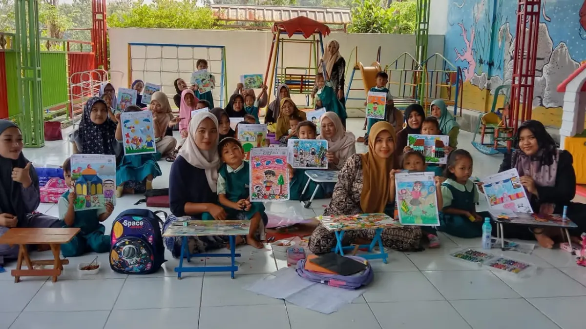 CERIA BERSAMA: Anak — anak saat mengikuti Festival 3M di tingkat kecamatan. (Istimewa/Radar Lamongan) 