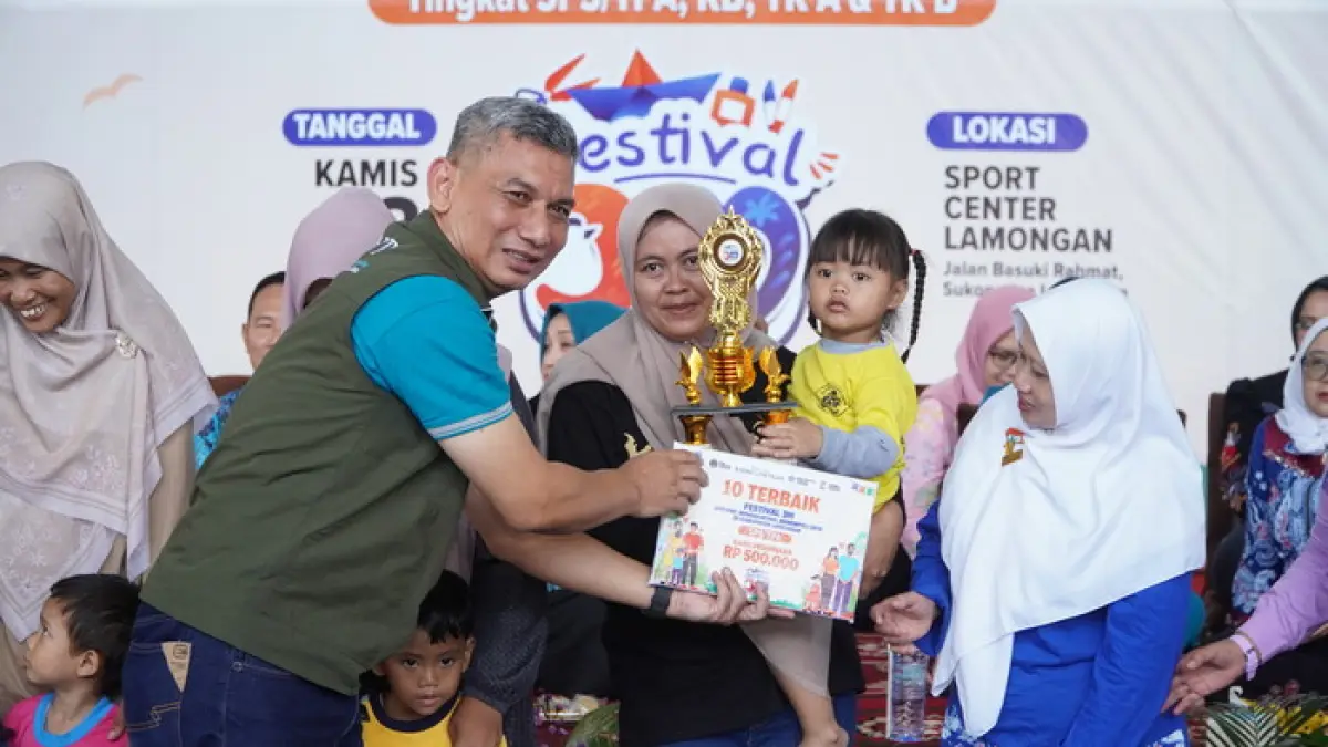 Festival 3M Jadi Bukti Kompaknya Orang Tua Hebat di Lamongan. (Humas Kominfo/Radar Lamongan) 