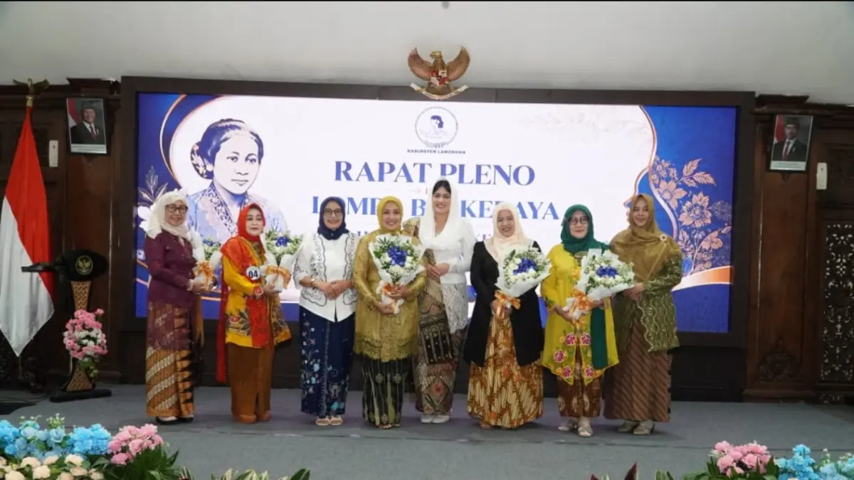Acara rapat pleno yang dirangkai dengan lomba berkebaya yang digelar IWAPI Lamongan berjalan lancar dan sukses. (DOK. HUMAS KOMINFO LAMONGAN/RADAR LAMONGAN)