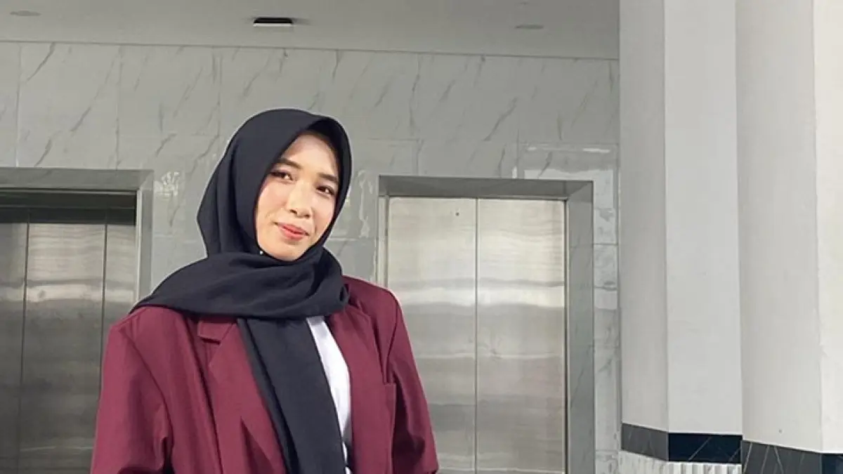 JAGO BELADIRI: Saskya Fitri Ermanda meraih juara 1 kumite reguler putri kelas B SLC Cup 2026 road to Japan di Surabaya. (IST/RDR.LMG)