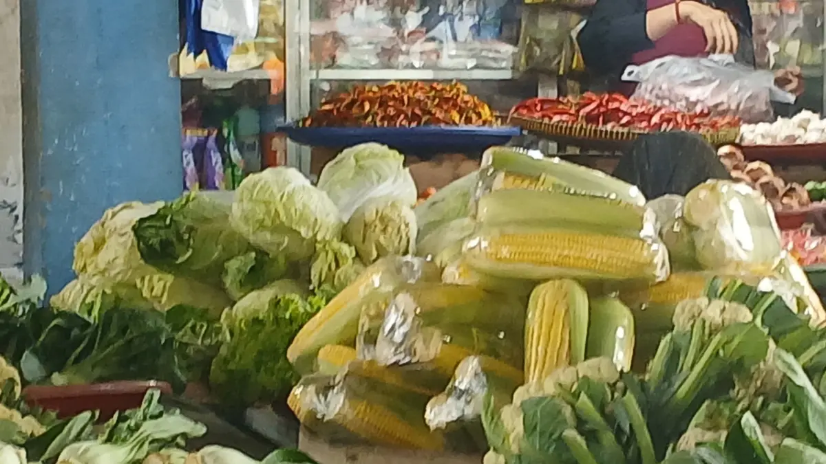 HARGA NAIK: Sayuran yang dijual di salah satu pasar tradisional.&nbsp;(Dok/Radar Lamongan) 