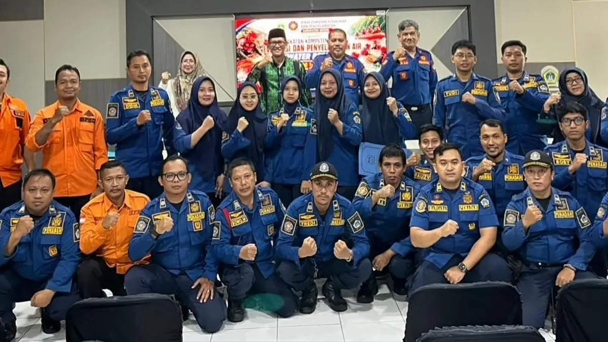DPRD Kabupaten Gresik sosialisasi bersama Dinas Pemadam Kebakaran dan Penyelamatan (Disdamkarla), dan Badan Penanggulangan Bencana Daerah (BPBD) terkait mitigasi dan penanganan penyelamatan air. (Istimewa/Radar Lamongan) 