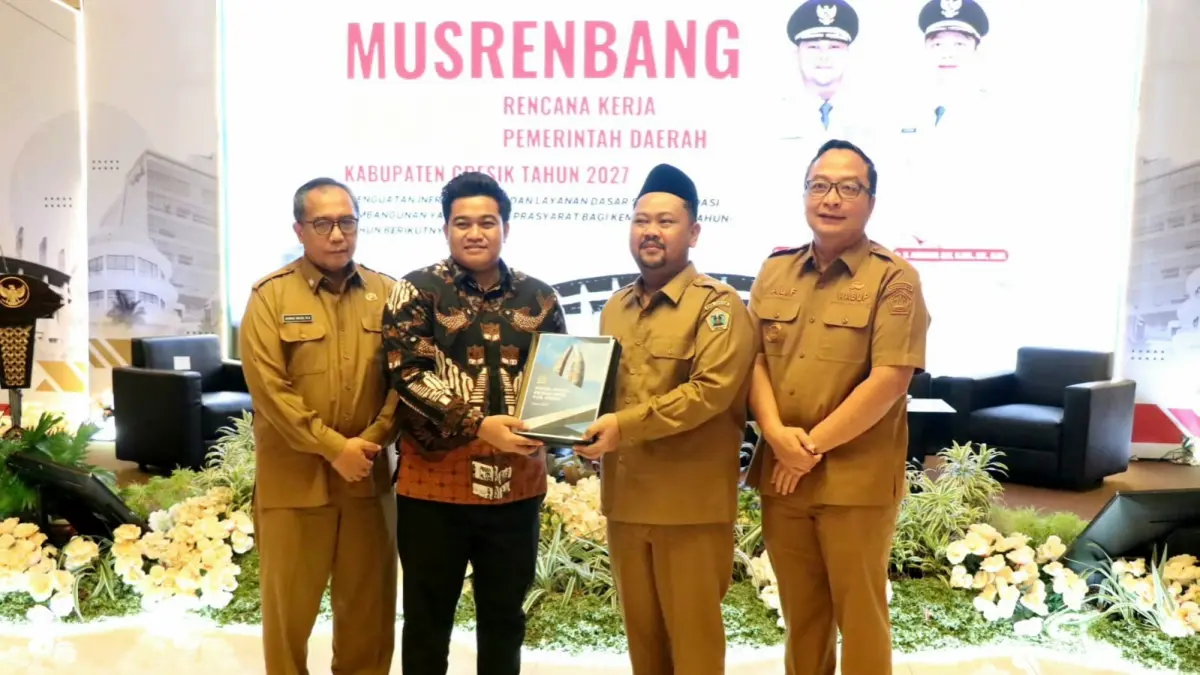 Ketua DPRD Kabupaten Gresik, M Syahrul Munir Bersama Bupati Gresik Fandi Akhmad Yani saat Musrenbang. (Istimewa/Radar Lamongan) 