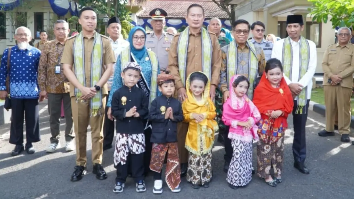 Bupati Yes foto bersama saat acara Gebyar PAUD Lamongan 2026. (ISTIMEWA/RADAR LAMONGAN)