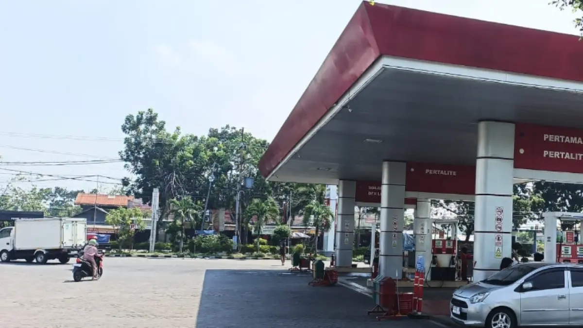 SPBU 5462223 Tikung telah menerapkan penyesuaian harga sejumlah BBM non-subsidi. (ISTIMEWA/RADAR LAMONGAN)