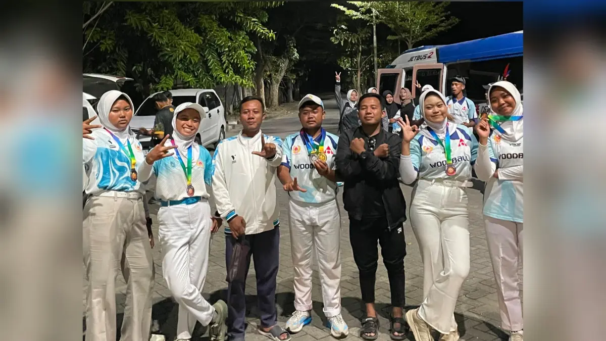 BERGEMBIRA: Atlet woodball Lamongan yang meraih medali pada kejuaraan Bakorwil Cup. (Istimewa/Radar Lamongan) 