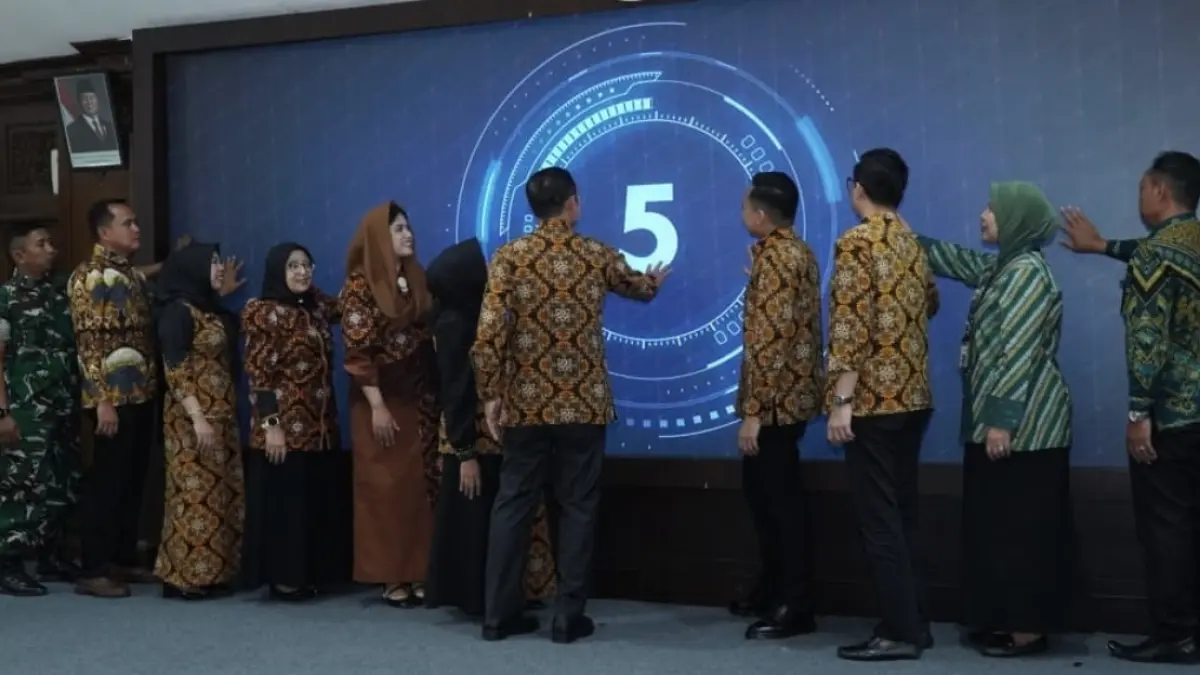 Bupati Lamongan, Dr. H. Yuhronur Efendi, MBA, M.Ek melaunching program Salam Q Genting.  (DOK. HUMAS KOMINFO LAMONGAN) 