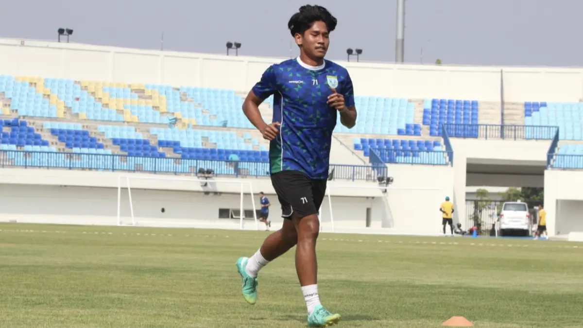 M. Affani Ubaidillah menjadi salah satu putra daerah yang disiapkan mengisi slot pemain regulasi U-21. (AHMAD ASIP/RADAR LAMONGAN)