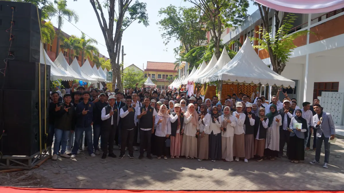 INOVATIF: Mahasiswa Unisda Lamongan pamerkan puluhan inovasi dalam acara Gelar Karya KKN 2026, Rabu (12/8/2026).