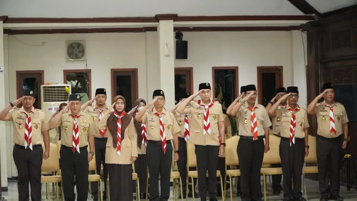 DUKUNG KEMANDIRIAN ANAK LAMONGAN: Pengurus Kwarcab Pramuka Lamongan tetap berpegang teguh pada dasa darma dan trisatya. (IST/RDR.LMG)