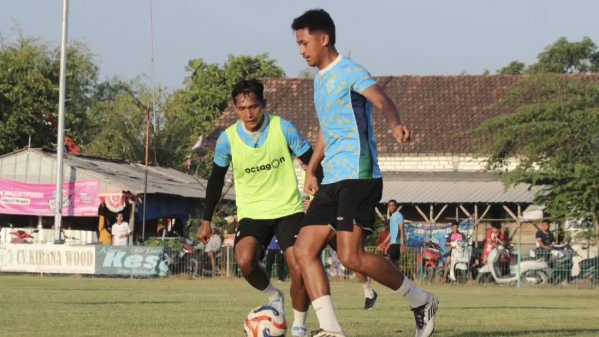 Manajemen meminta penggawa Persela makin fokus menghadapi kompetisi Liga Championship.&nbsp;(AHMAD ASIP/RADAR LAMONGAN)