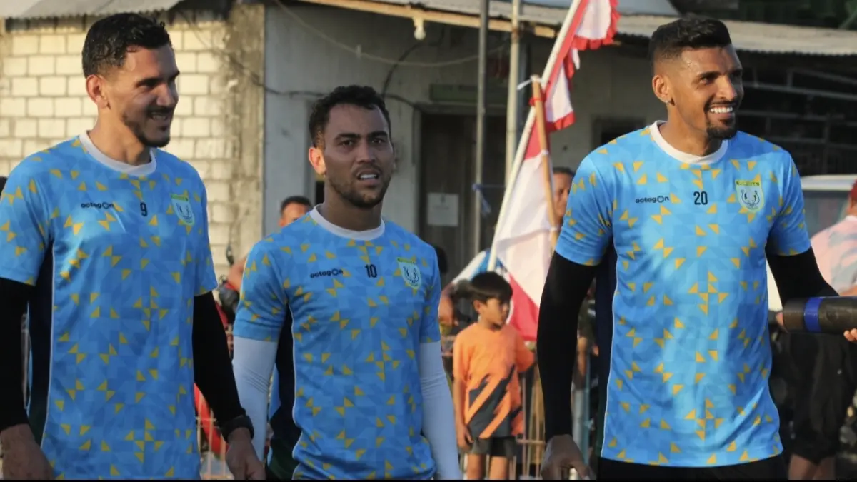 Tiga pemain asing Persela musim ini yakni Daniel Goncalves, Caique Souza, dan Juninho Cabral. (AHMAD ASIP/RADAR LAMONGAN)