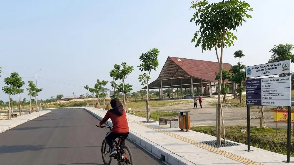 Proyek Drainase di Kawasan Gajahmada Lamongan bakal dibuat permanen dengan anggaran 1 miliar. (Gemini AI/Dok Radar Lamongan) 