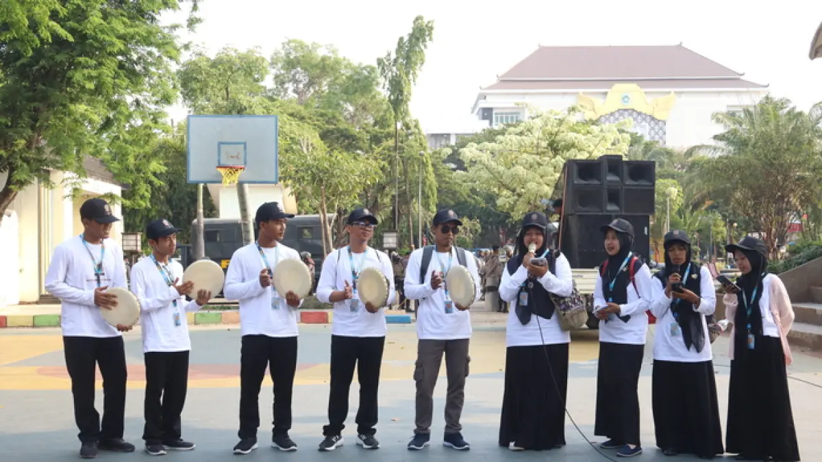 KREATIF: Perwakilan mahasiswa menampilkan hasil karya selama PBAK.