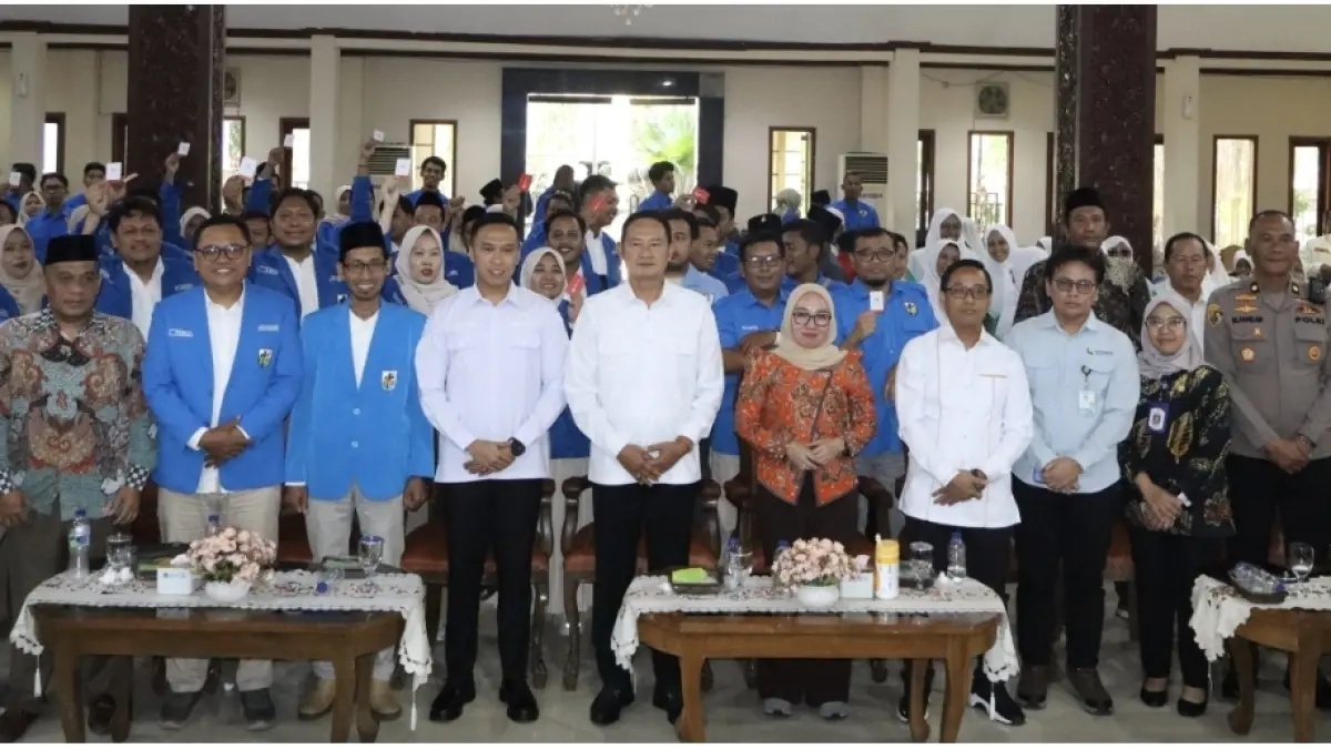 Foto bersama setelah acara pelantikan pengurus DPD KNPI Lamongan periode 2026-2029.