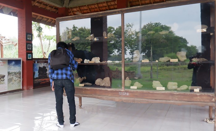 MERAWAT SEJARAH: Museum Kaputren, di Desa Klinterejo, Kecamatan Sooko, Kabupaten Mojokerto, menjadi jujukan wisata dan wahana belajar sejarah Kerajaan Majapahit. (foto Rizki Firmansyah)