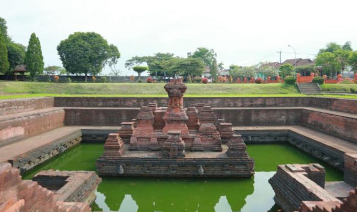 TEKNOLOGI: Candi Tikus peninggalan Kerajaan Majapahit di Trowulan, Kabupaten Mojokerto.