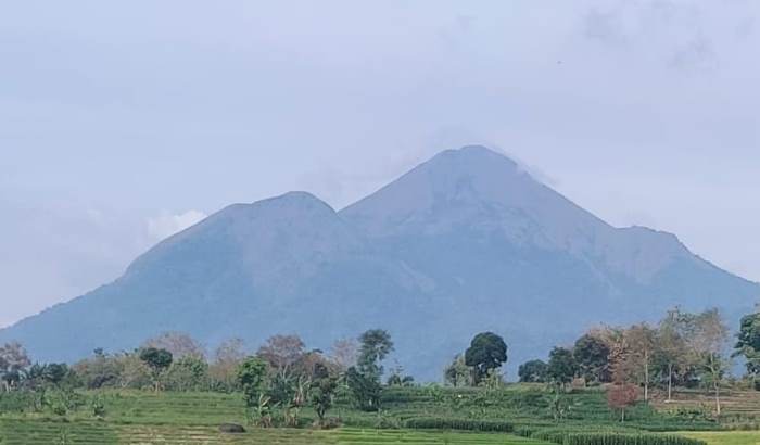 OBJEK KAJIAN: Kawasan Gunung Penanggungan di wilayah Kabupaten Mojokerto bakal menjadi sasaran eksplorasi cagar budaya tim arkeologi BPK Wilayah XI Jawa Timur. (foto: Marda Vadetya)