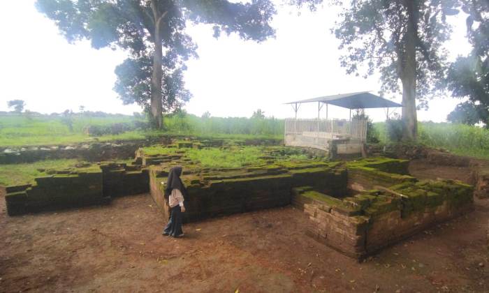 UNIK: Penemuan struktur candi berbentuk hurut T di Situs Blawu, Dusun Sumbersari, Desa Sukosari, Kecamatan Jogoroto, Kabupaten Jombang. (foto: Moch. Khasib for Radar Majapahit)