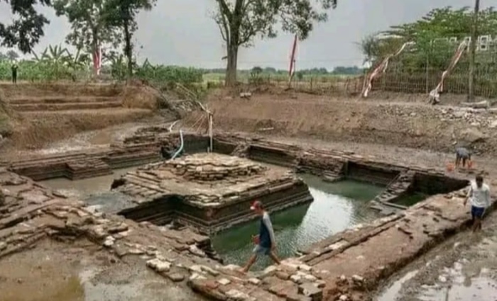 TEMUAN: Petirtaan Sumber Beji di Desa Kesamben, Kecamatan Ngoro, Kabupaten Jombang difungsikan warga setempat untuk mengairi irigasi persawahan. (foto: dok Samsul Hadi for Radar Majapahit)