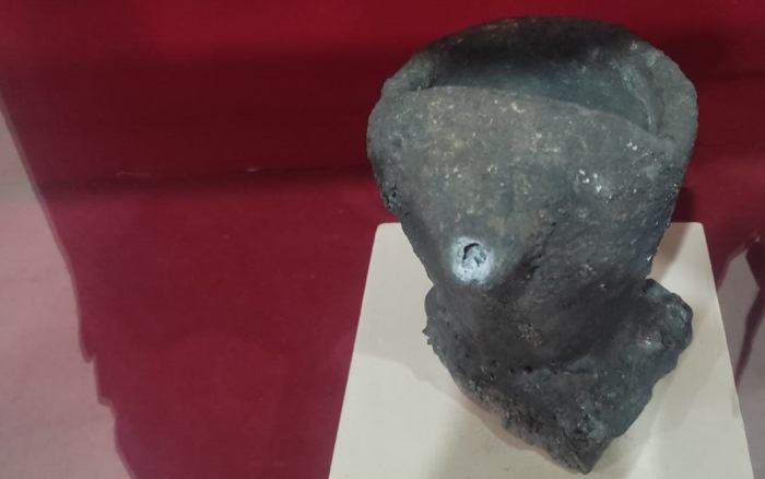 PENINGGALAN KUNO: Artefak kowi dari zaman Majapahit koleksi Museum Informasi Majapahit, Trowulan.