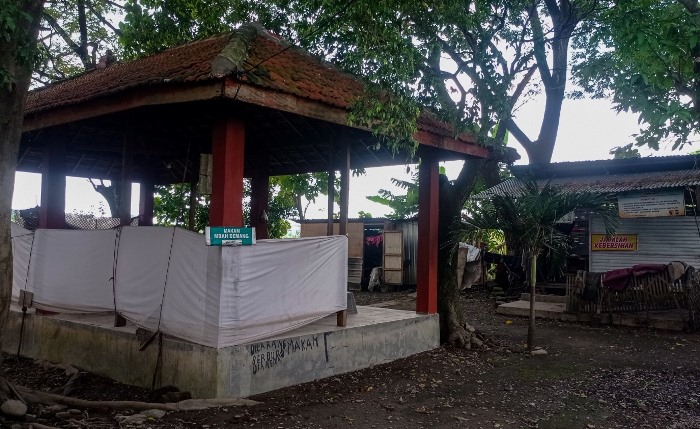 HENING: Suasana Makam Mbah Ki Demang Jalan Jayanegara, Desa Banjaragung, Kecamatan Puri, Kabupaten Mojokerto. (foto: Awaludin Ibnu for Radar Majapahit)