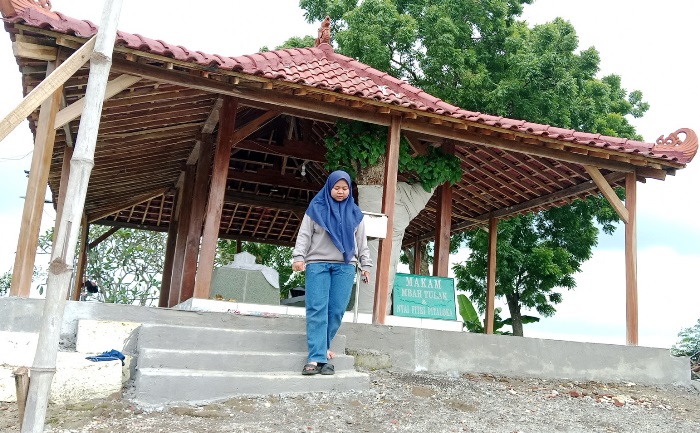MAJAPAHITAN: Bangunan pendapa Makam Mbah Tulak di Desa Brayublandong, Kecamatan Dawarblandong, Kabupaten Mojokerto. (foto: Bryan Noer for Radar Majapahit).