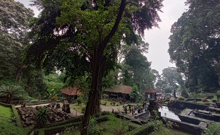 PENINGGALAN AIRLANGGA: Struktur candi di Petirtaan Jolotundo, Trawas, Mojokerto.