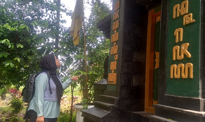 DISAKRALKAN: Pengunjung yang datang tidak diperkenankan mengambil gambar di dalam Panggung Agung di Dusun Nglinguk, Desa Trowulan, Kecamatan Trowulan, Kabupaten Mojokerto.