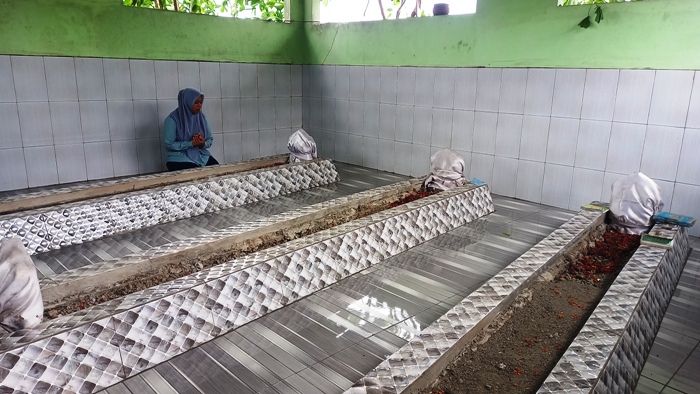 MAKAM ISLAM: Kubur Telu di Kompleks Makam Troloyo, Dusun Sidodadi, Desa Sentonorejo, Kecamatan Trowulan, jadi salah satu makam yang dikeramatkan warga. (foto: Laila Ramadani for Radar Majapahit)